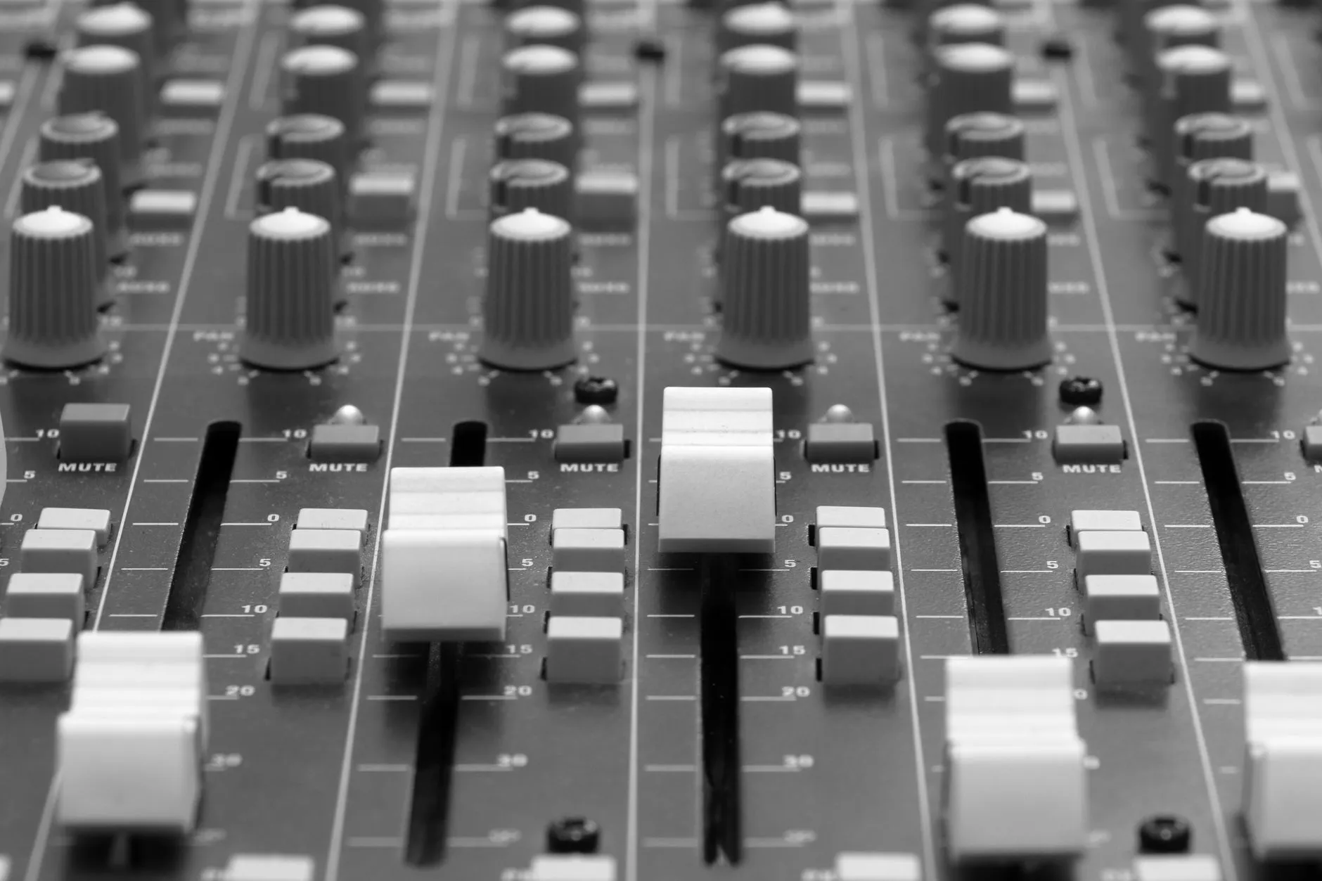 河南市政工程施工中深基坑支护技术应用要点解析